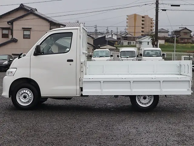 トヨタ タウンエーストラック 5BF-S403U(2WD)の写真13