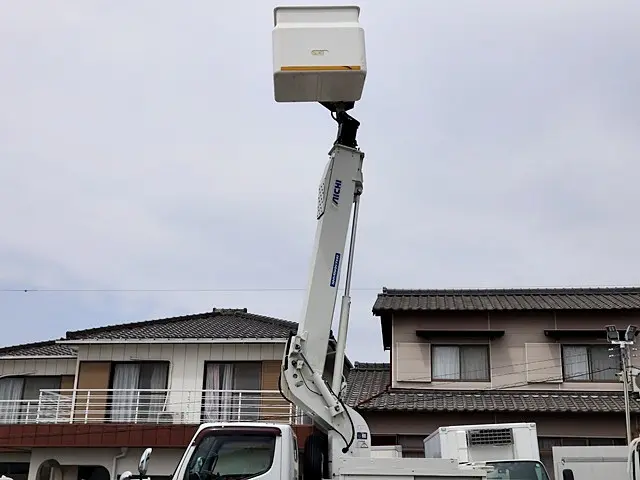 三菱 キャンター TPG-FEA50(2WD)の写真12