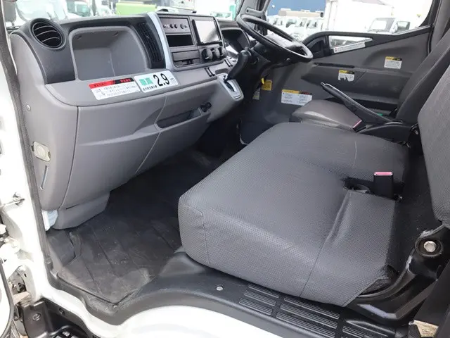 三菱 キャンター TPG-FEA50(2WD)の写真39