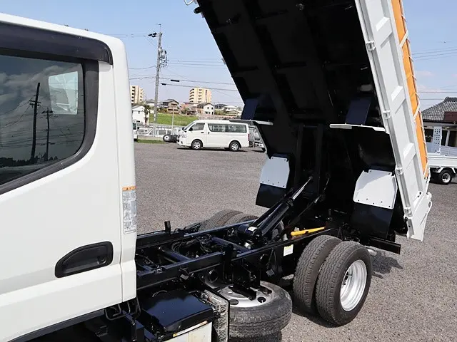 三菱 キャンター TPG-FBA60(2WD)の写真12