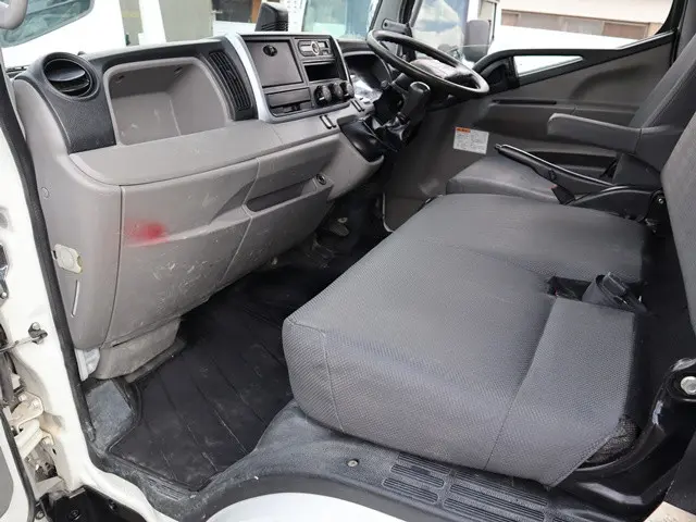 三菱 キャンター TPG-FBA60(2WD)の写真33