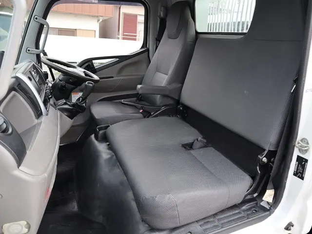 三菱 キャンター TPG-FBA60(2WD)の写真34