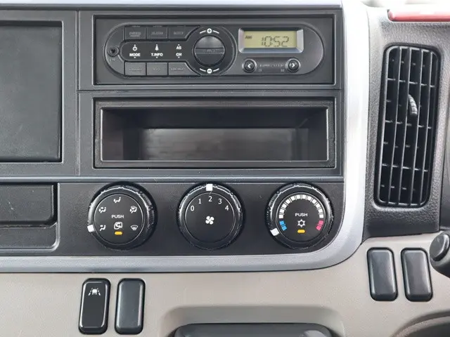 三菱 キャンター TPG-FBA60(2WD)の写真37
