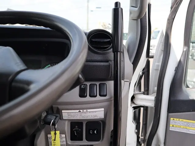 三菱 キャンター TPG-FBA60(2WD)の写真39