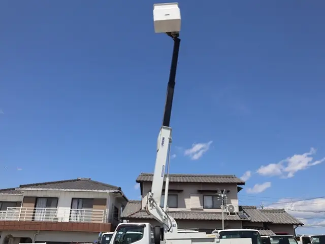 三菱 キャンター TPG-FEA50(2WD)の写真18