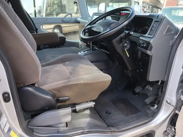 日野 リエッセⅡ SKG-XZB70M(2WD)の写真33