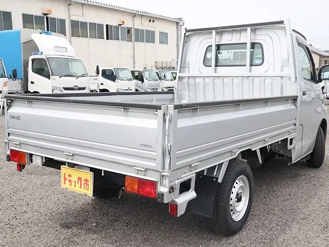トヨタ タウンエーストラック DBF-S402U(2WD)の写真5