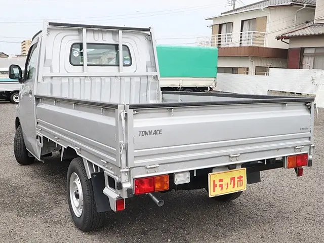 トヨタ タウンエーストラック DBF-S402U(2WD)の写真7