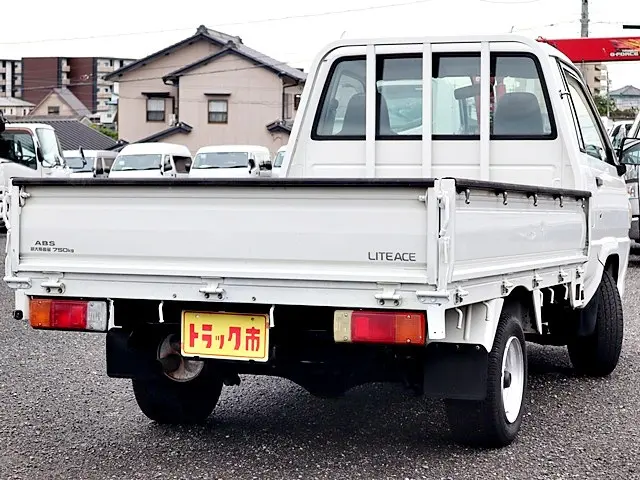 トヨタ ライトエーストラック GK-KM70(2WD)の写真5