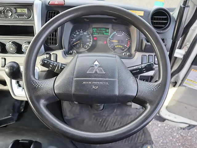 三菱 キャンター TPG-FBA60(2WD)の写真4