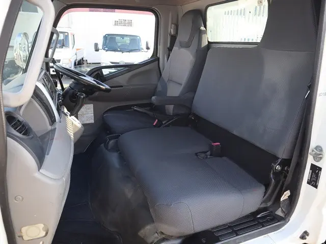 三菱 キャンター TPG-FBA60(2WD)の写真33