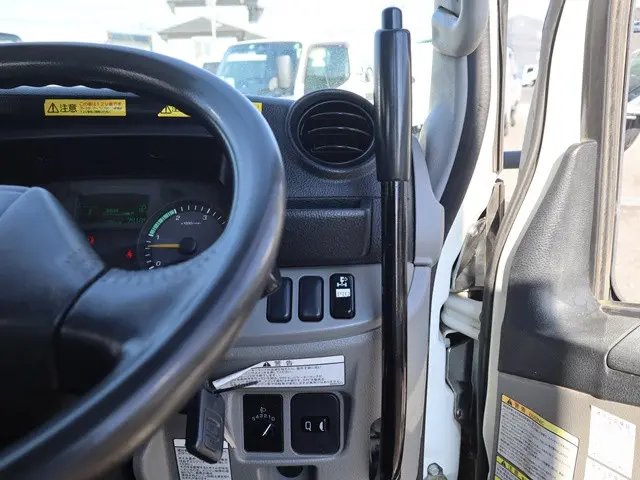 三菱 キャンター TPG-FBA60(2WD)の写真38