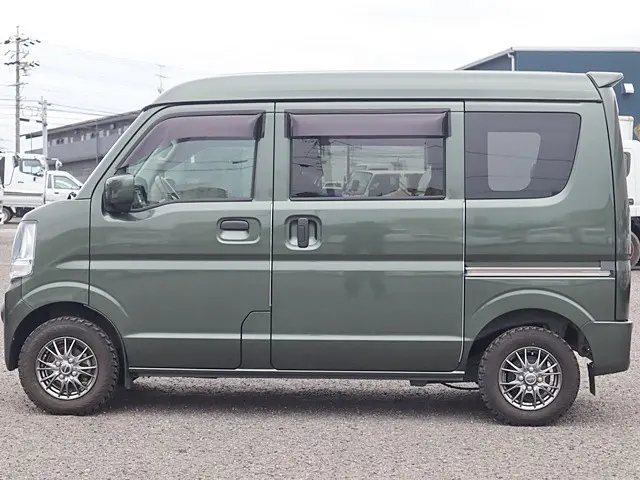 スズキ エブリイ EBD-DA17V(4WD)の写真9