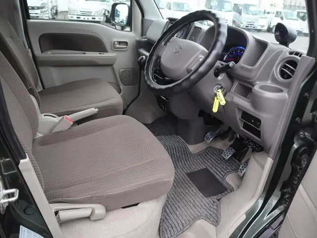 スズキ エブリイ EBD-DA17V(4WD)の写真30