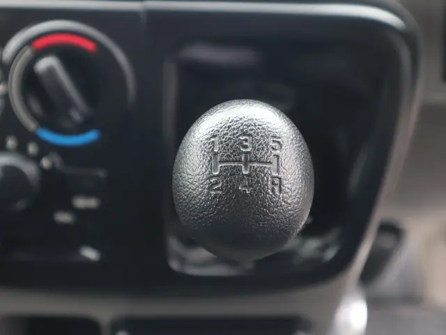 スズキ エブリイ EBD-DA17V(4WD)の写真41