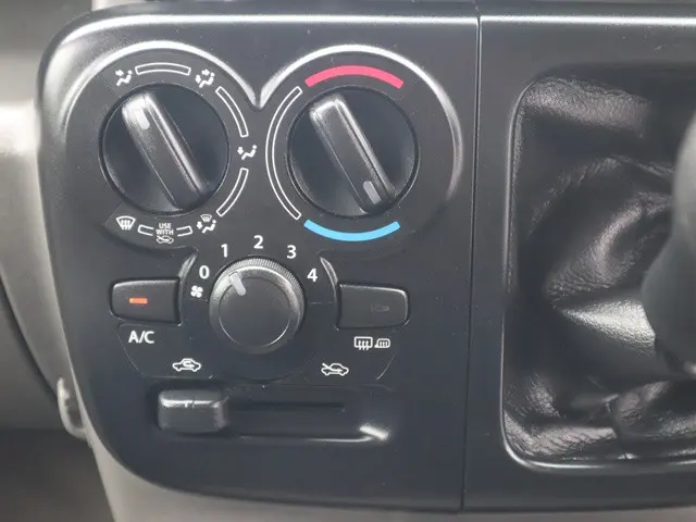 スズキ エブリイ EBD-DA17V(4WD)の写真42