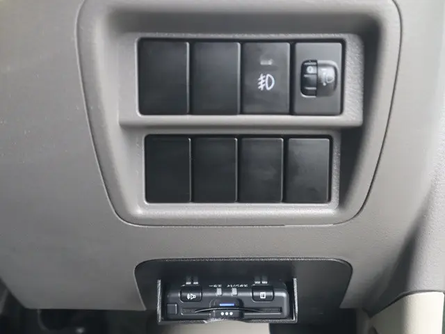スズキ エブリイ EBD-DA17V(4WD)の写真44