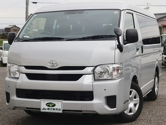 トヨタ ハイエース 3BA-TRH214W(2WD)の写真2