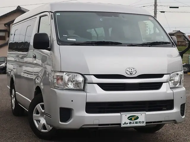 トヨタ ハイエース 3BA-TRH214W(2WD)の写真4