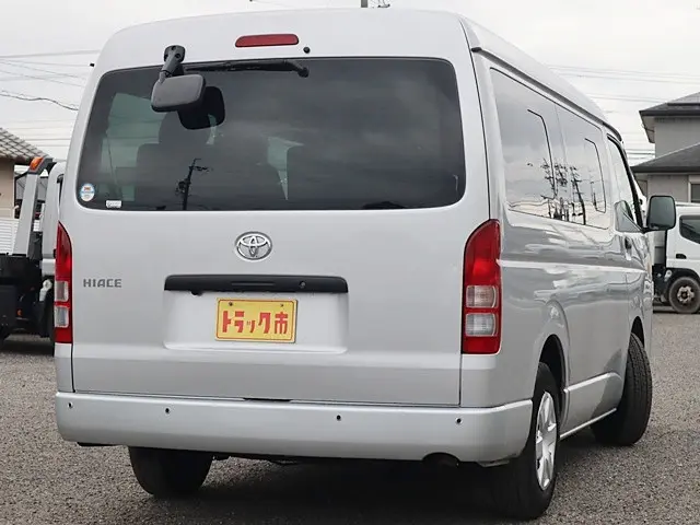 トヨタ ハイエース 3BA-TRH214W(2WD)の写真5