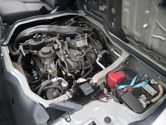 トヨタ ハイエース 3BA-TRH214W(2WD)の写真17