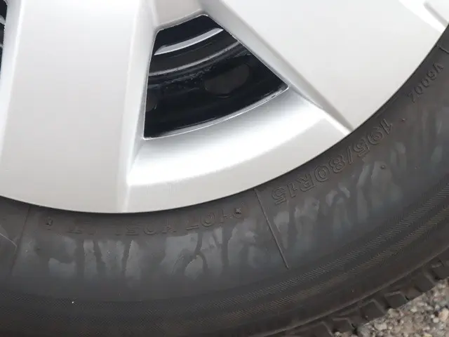 トヨタ ハイエース 3BA-TRH214W(2WD)の写真21