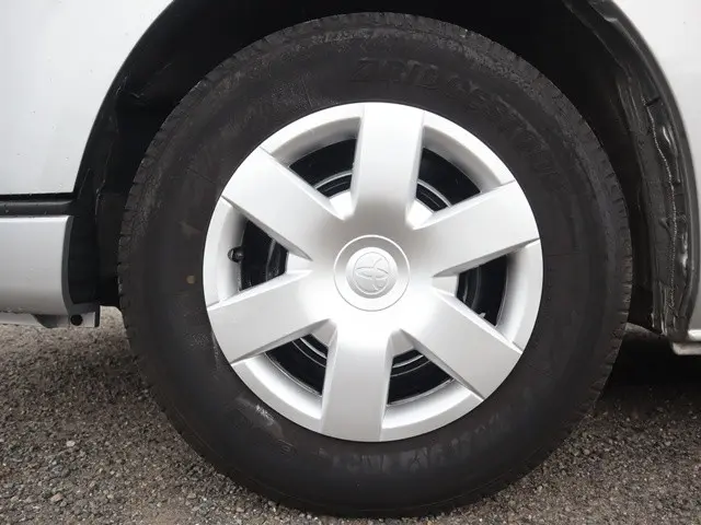 トヨタ ハイエース 3BA-TRH214W(2WD)の写真25