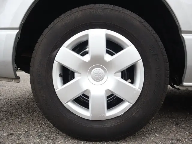 トヨタ ハイエース 3BA-TRH214W(2WD)の写真29