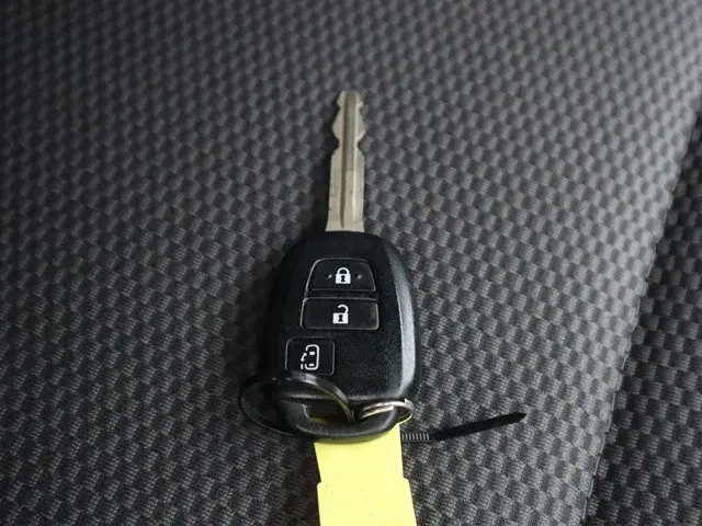 トヨタ ハイエース 3BA-TRH214W(2WD)の写真42