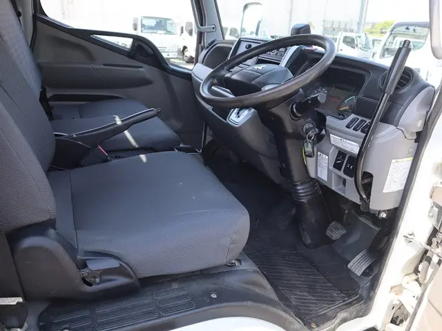 三菱 キャンター TPG-FBA30(2WD)の写真31