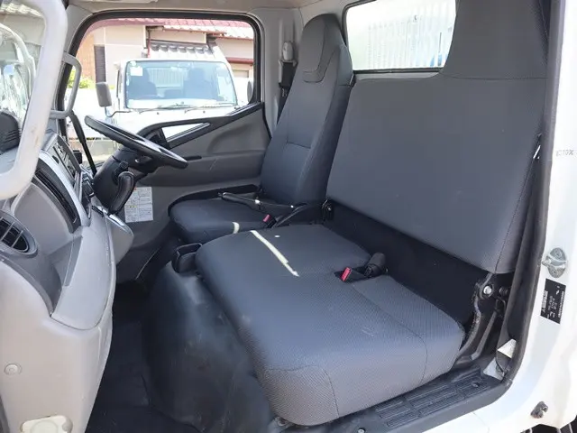 三菱 キャンター TPG-FBA30(2WD)の写真34