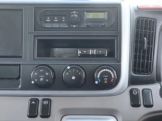 三菱 キャンター TPG-FBA30(2WD)の写真37