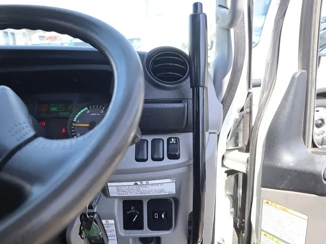 三菱 キャンター TPG-FBA30(2WD)の写真38