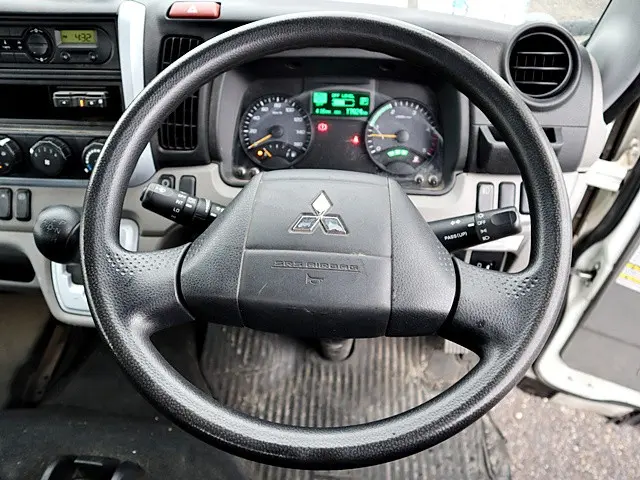 三菱 キャンター TPG-FBA20(2WD)の写真4