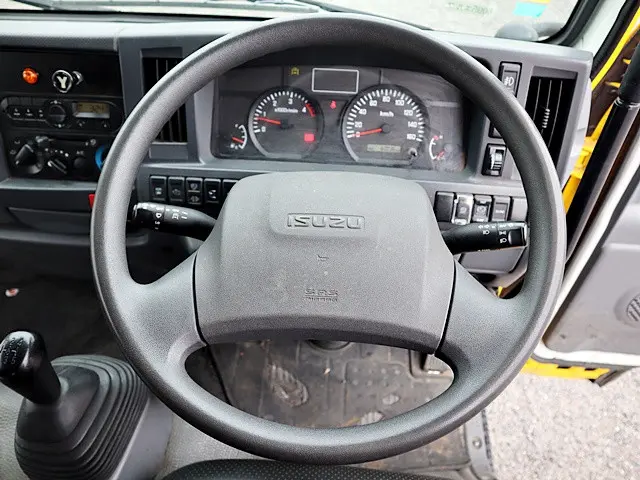 いすゞ エルフ TPG-NJR85AD(2WD)の写真4
