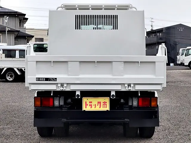いすゞ エルフ TPG-NJR85AD(2WD)の写真6