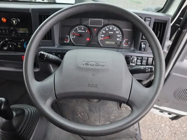 いすゞ エルフ TPG-NJR85AD(2WD)の写真41
