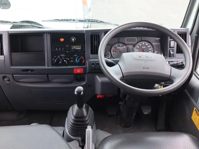 いすゞ エルフ TPG-NJR85AD(2WD)の写真47