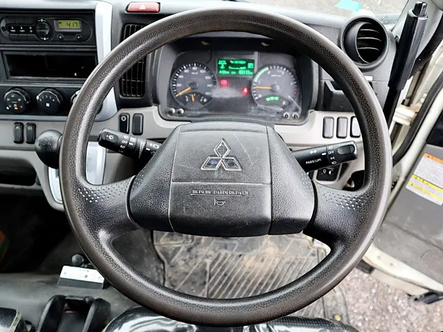 三菱 キャンター TPG-FBA50(2WD)の写真4