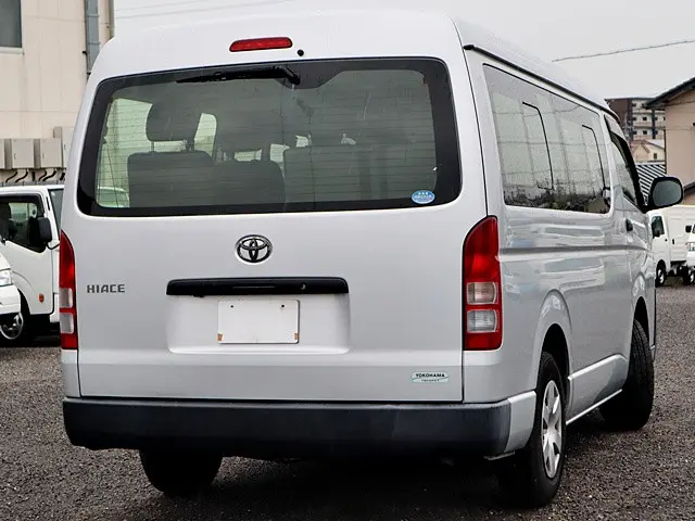 トヨタ ハイエース CBA-TRH219W(4WD)の写真3