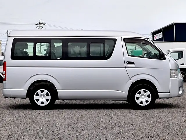 トヨタ ハイエース CBA-TRH219W(4WD)の写真8