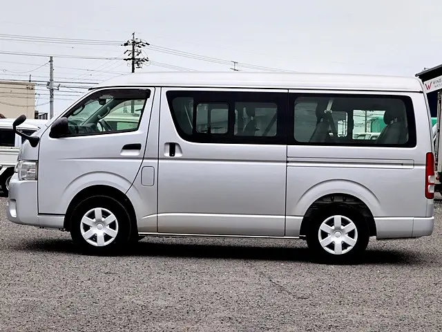 トヨタ ハイエース CBA-TRH219W(4WD)の写真9