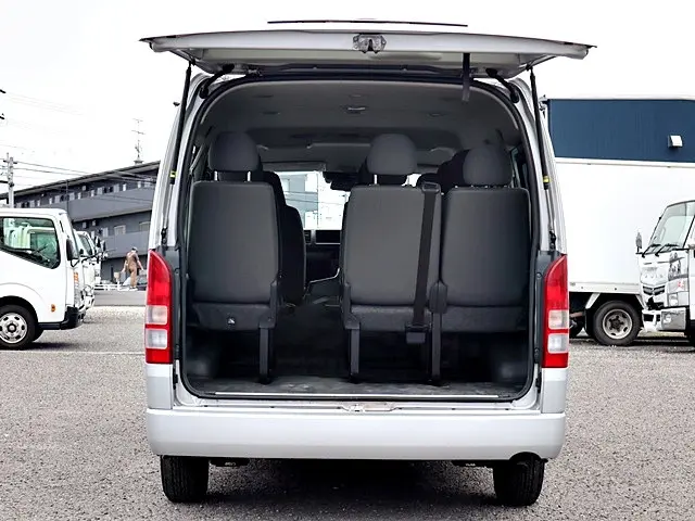 トヨタ ハイエース CBA-TRH219W(4WD)の写真11