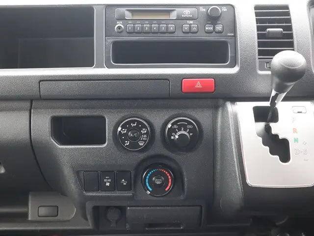 トヨタ ハイエース CBA-TRH219W(4WD)の写真37