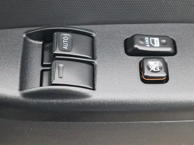 トヨタ ハイエース CBA-TRH219W(4WD)の写真40