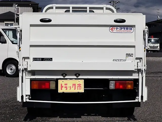 トヨタ ダイナ TPG-XZC605(2WD)の写真6
