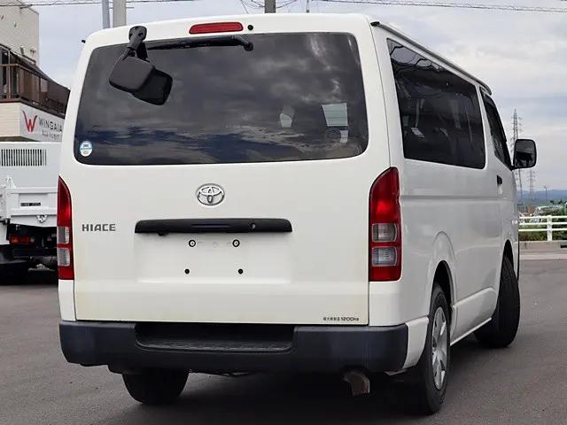 トヨタ ハイエースバン 3BF-TRH200V(2WD)の写真3