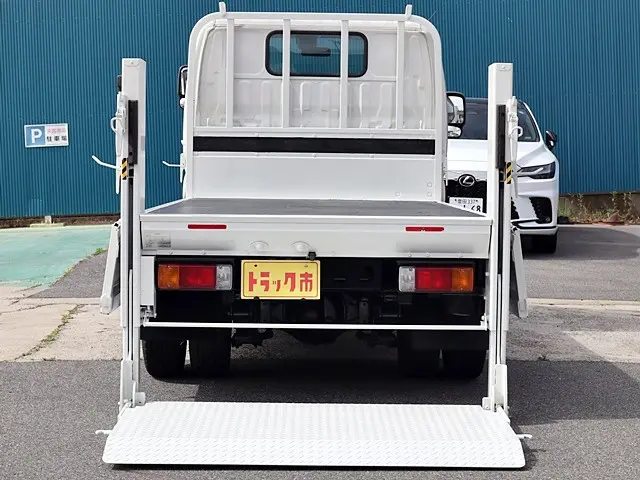 トヨタ ダイナ 2RG-XZC605(2WD)の写真11