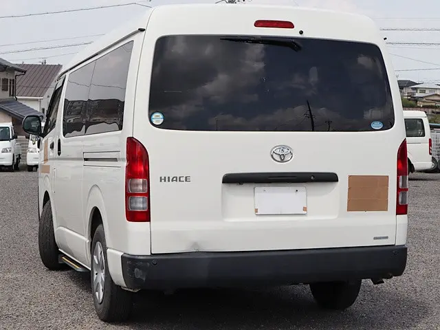 トヨタ ハイエース CBA-TRH214W(2WD)の写真2