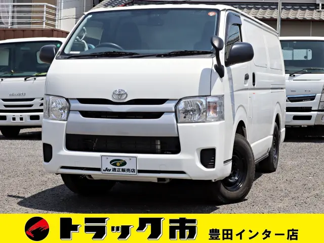 トヨタ ハイエースバン QDF-GDH206V(4WD)の写真1